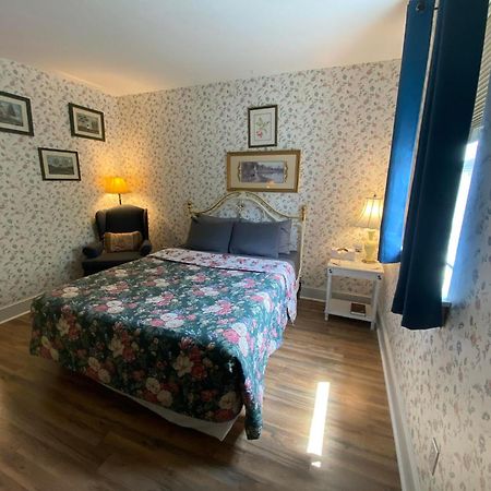 Greystone Manor Bed & Breakfast Bird-in-Hand 외부 사진