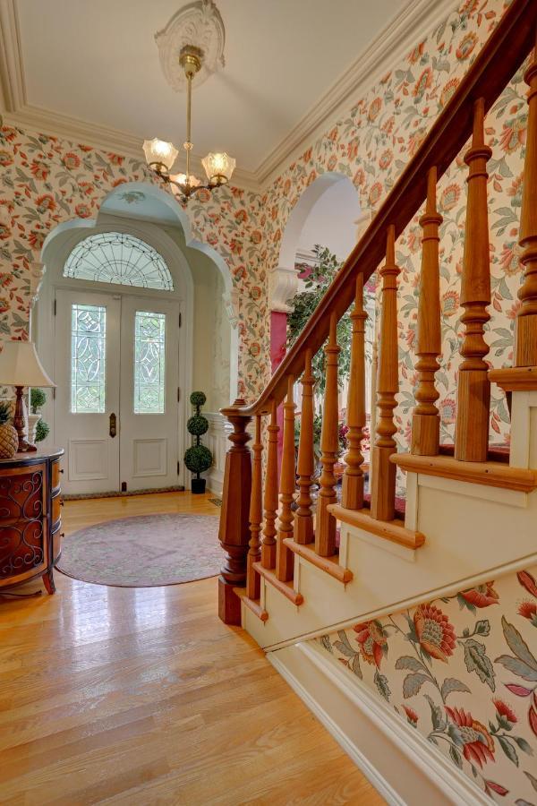 Greystone Manor Bed & Breakfast Bird-in-Hand 외부 사진