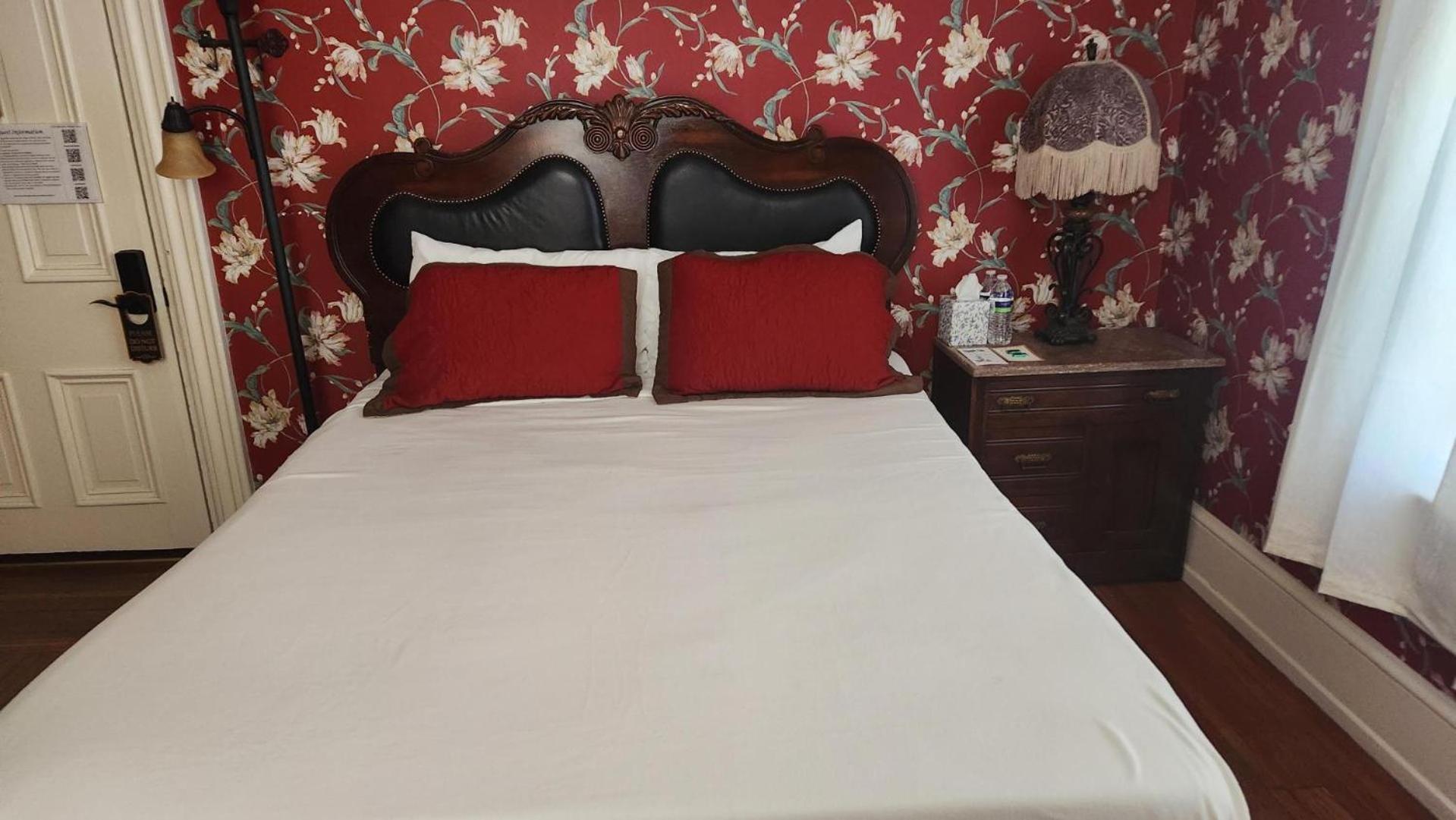 Greystone Manor Bed & Breakfast Bird-in-Hand 외부 사진