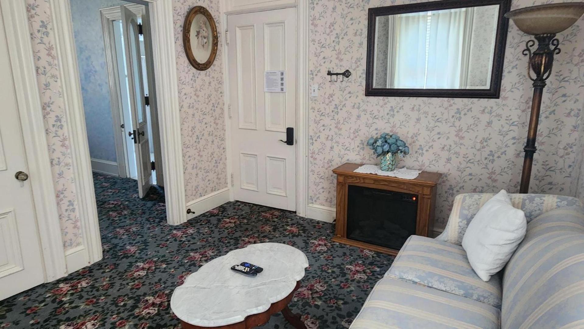 Greystone Manor Bed & Breakfast Bird-in-Hand 외부 사진