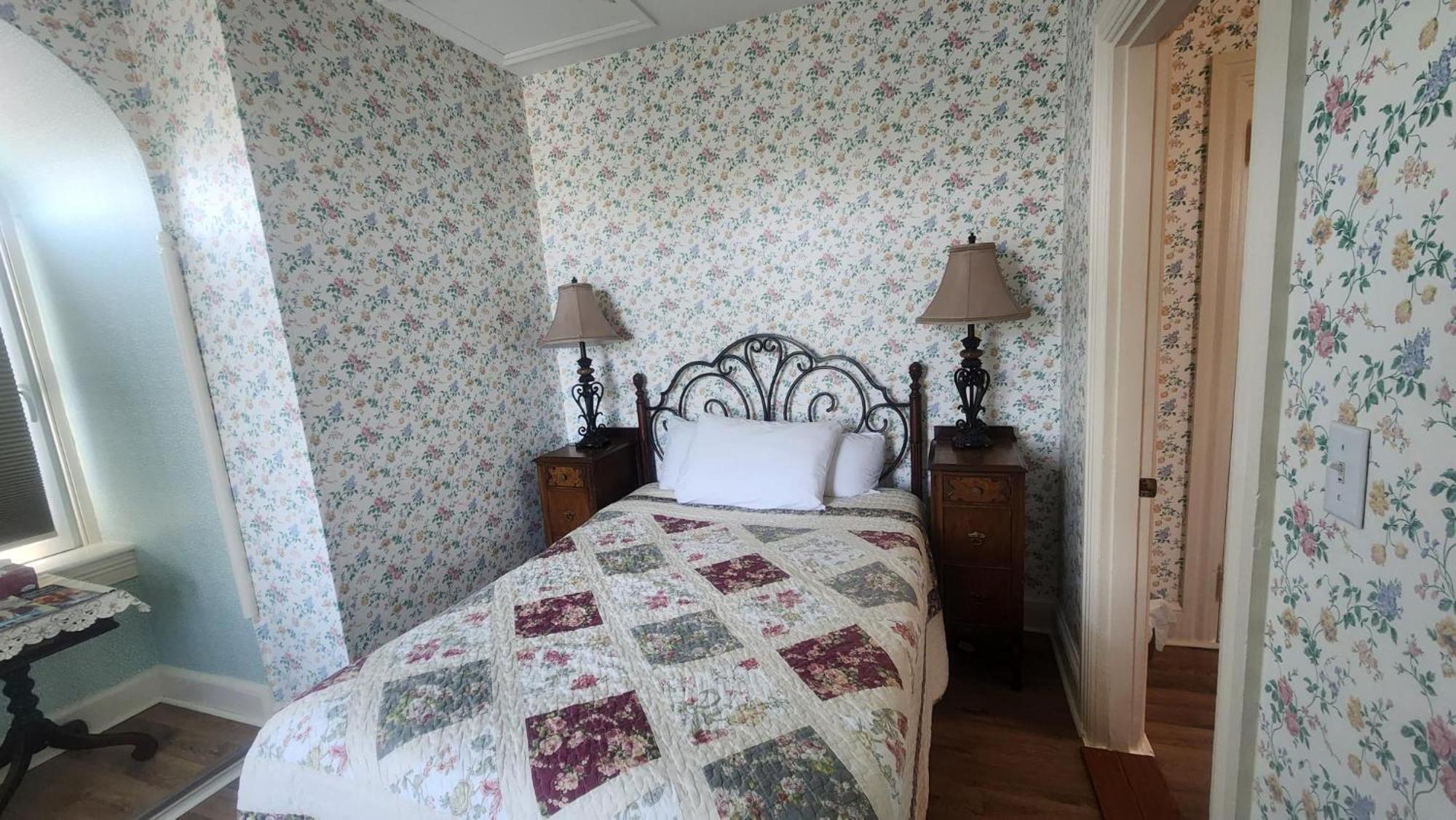 Greystone Manor Bed & Breakfast Bird-in-Hand 외부 사진