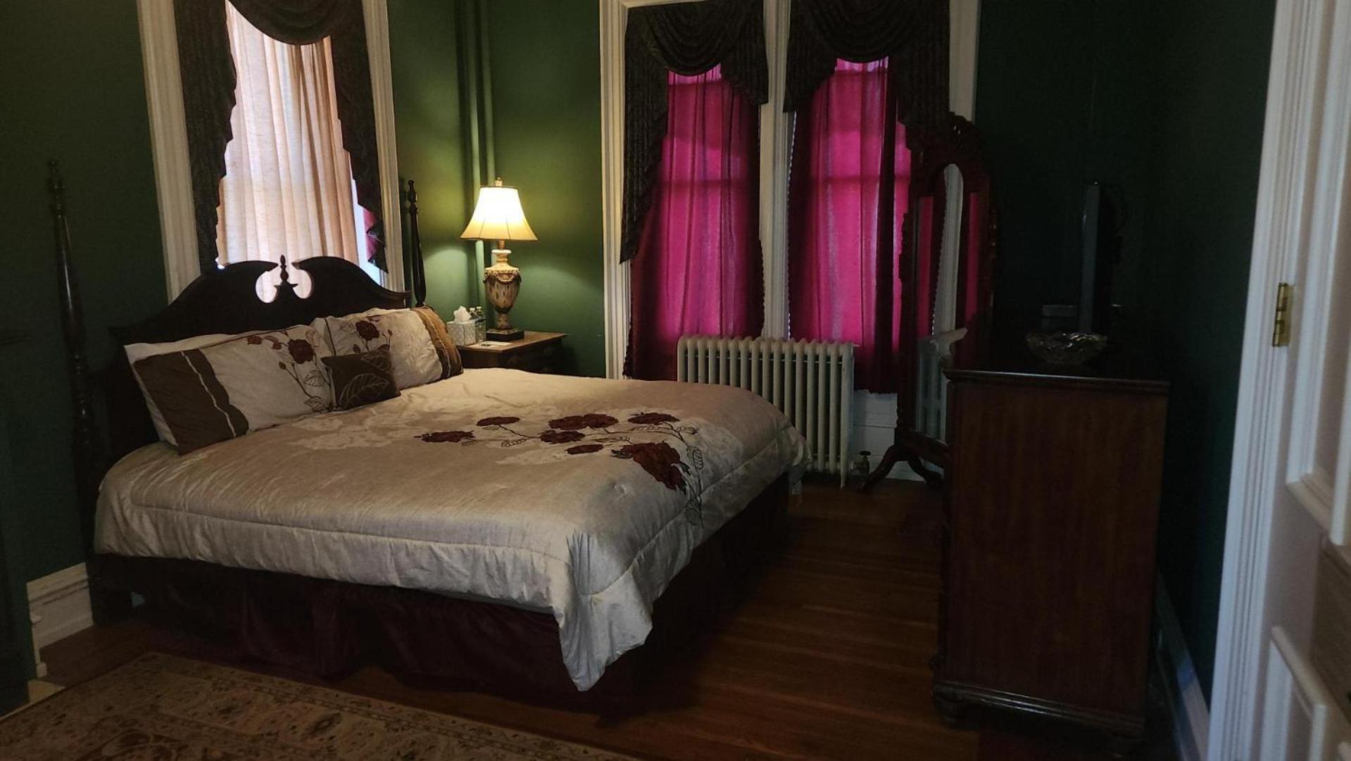 Greystone Manor Bed & Breakfast Bird-in-Hand 외부 사진