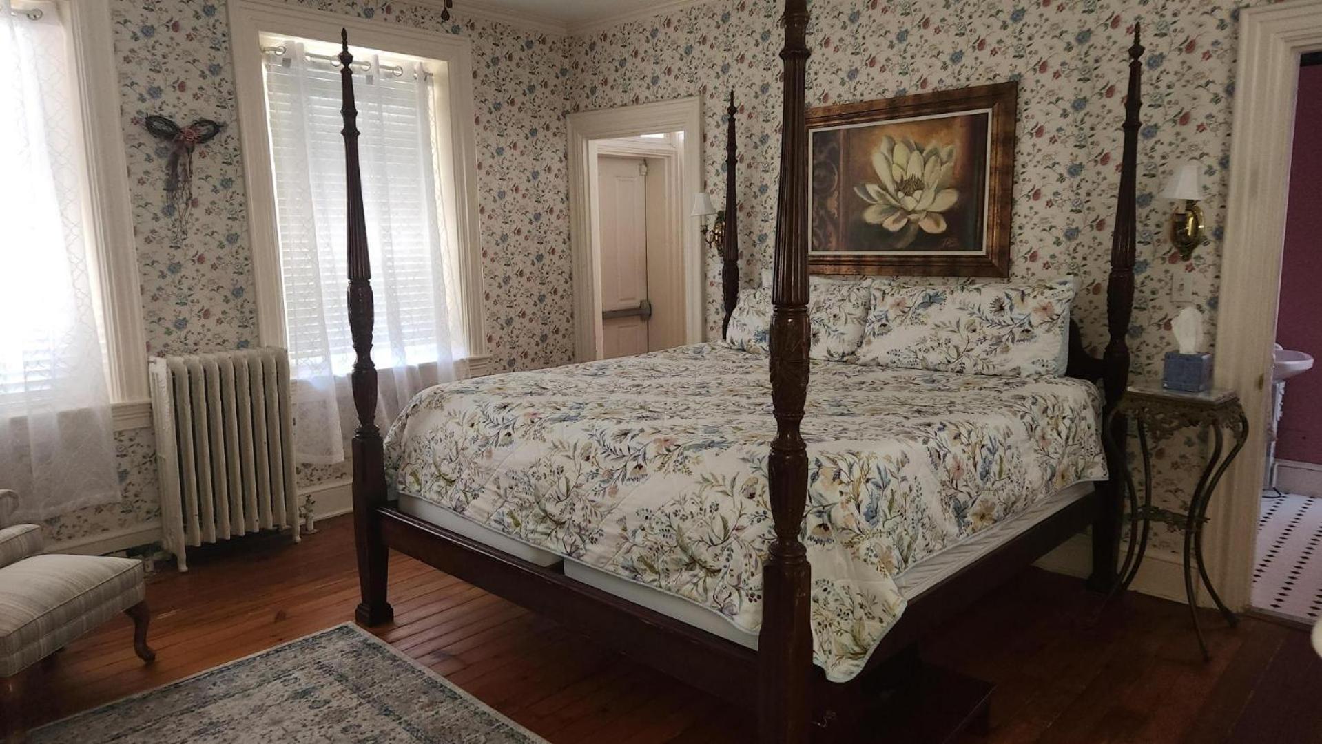 Greystone Manor Bed & Breakfast Bird-in-Hand 외부 사진