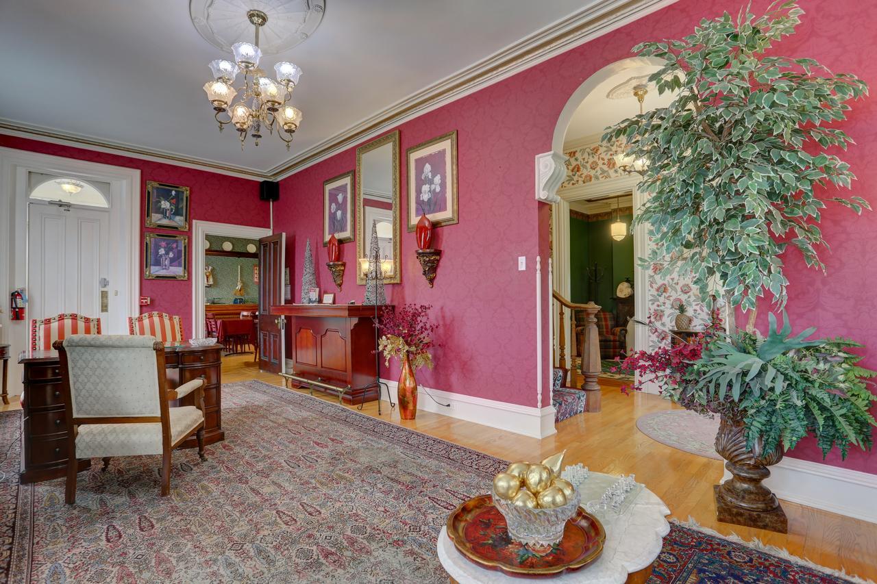 Greystone Manor Bed & Breakfast Bird-in-Hand 외부 사진