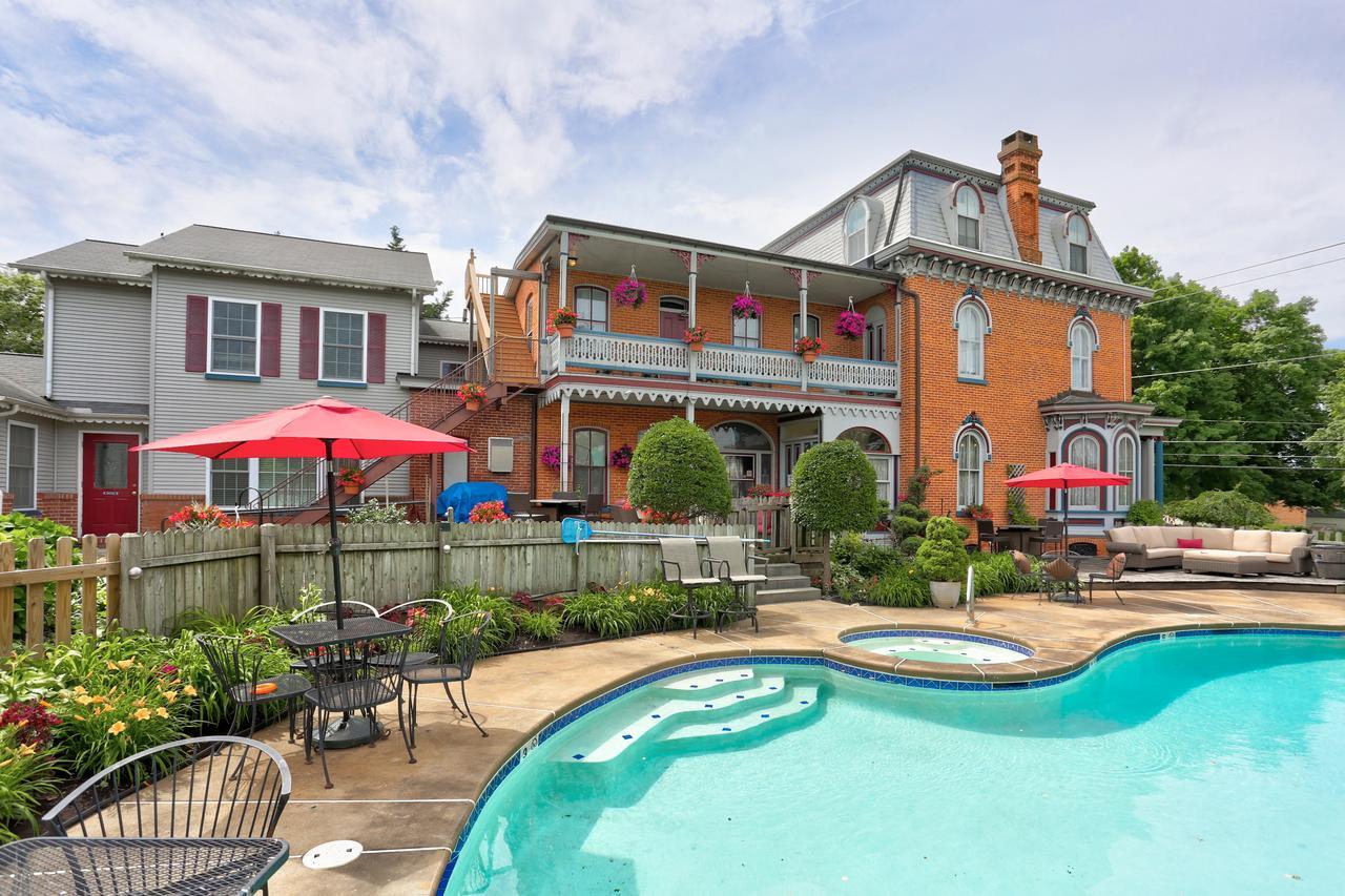 Greystone Manor Bed & Breakfast Bird-in-Hand 외부 사진